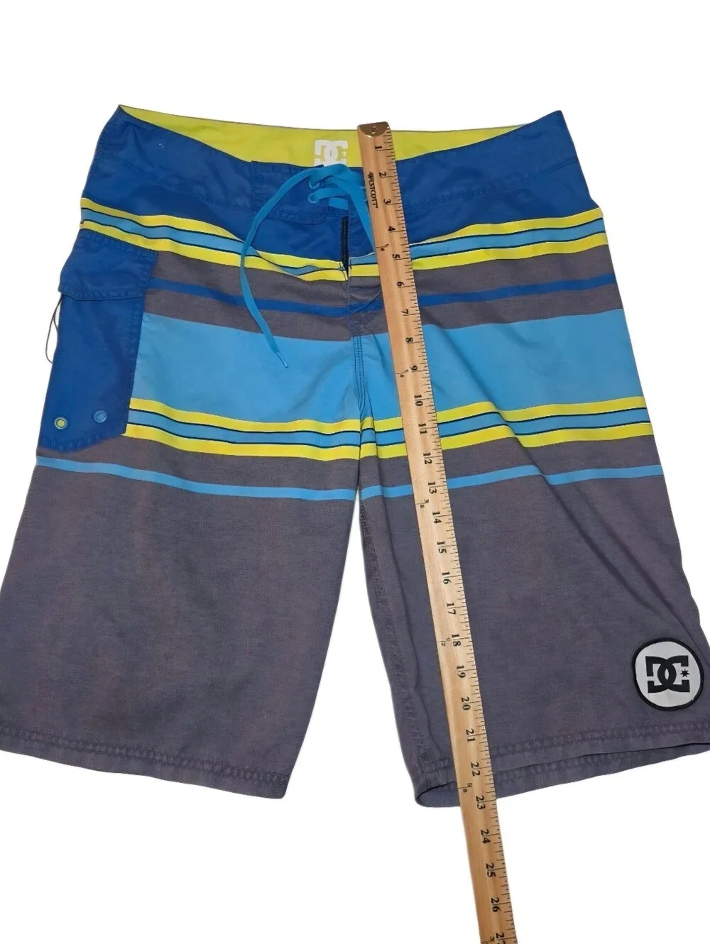 DC Shoes Men’s Blue & Gray Striped Beach Board Shorts Swim Trunks Size 34
